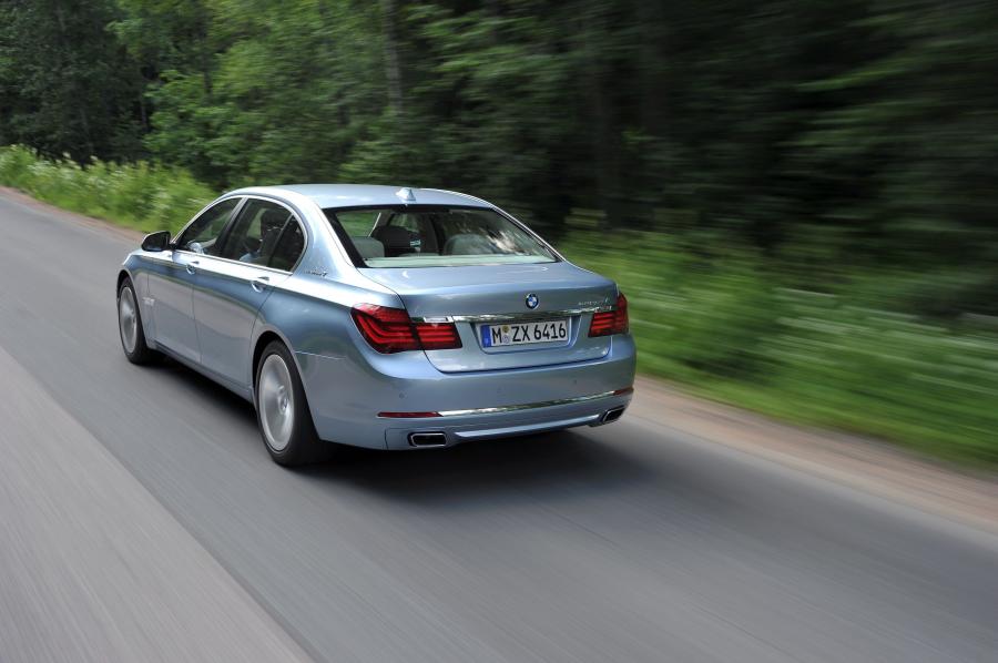  BMW ActiveHybrid 7 2013 года  (фото 17 из 36)